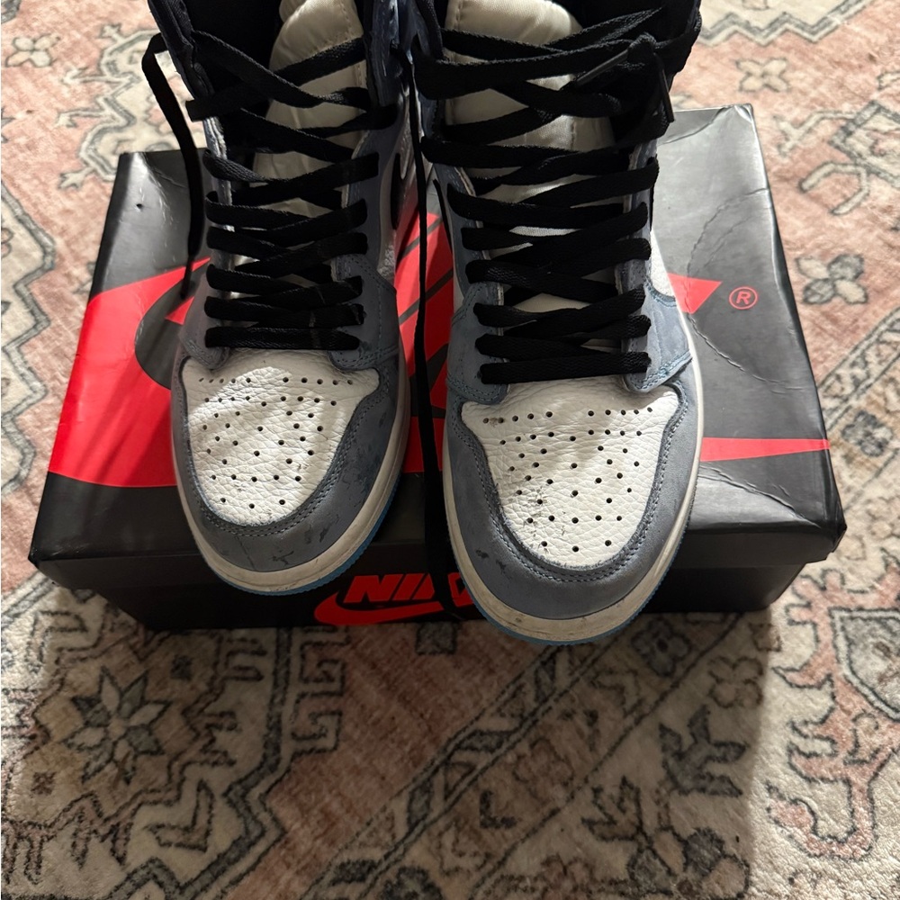 Air Jordan 1 Retro High OG 'University Blue'